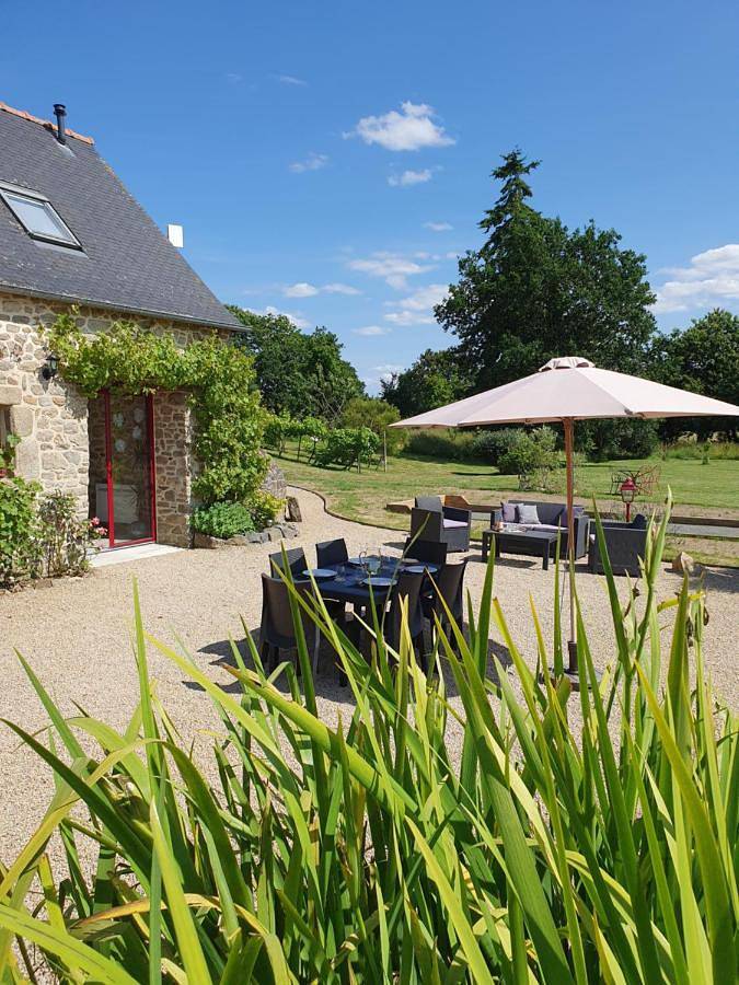 One-Bedroom House in Ploumagoar, Région de Guingamp