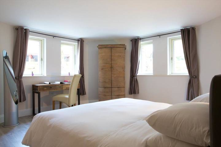 Ferienwohnung für 6 Personen, mit Ausblick und Garten sowie Seeblick, mit Haustier in The Cotswolds - 3