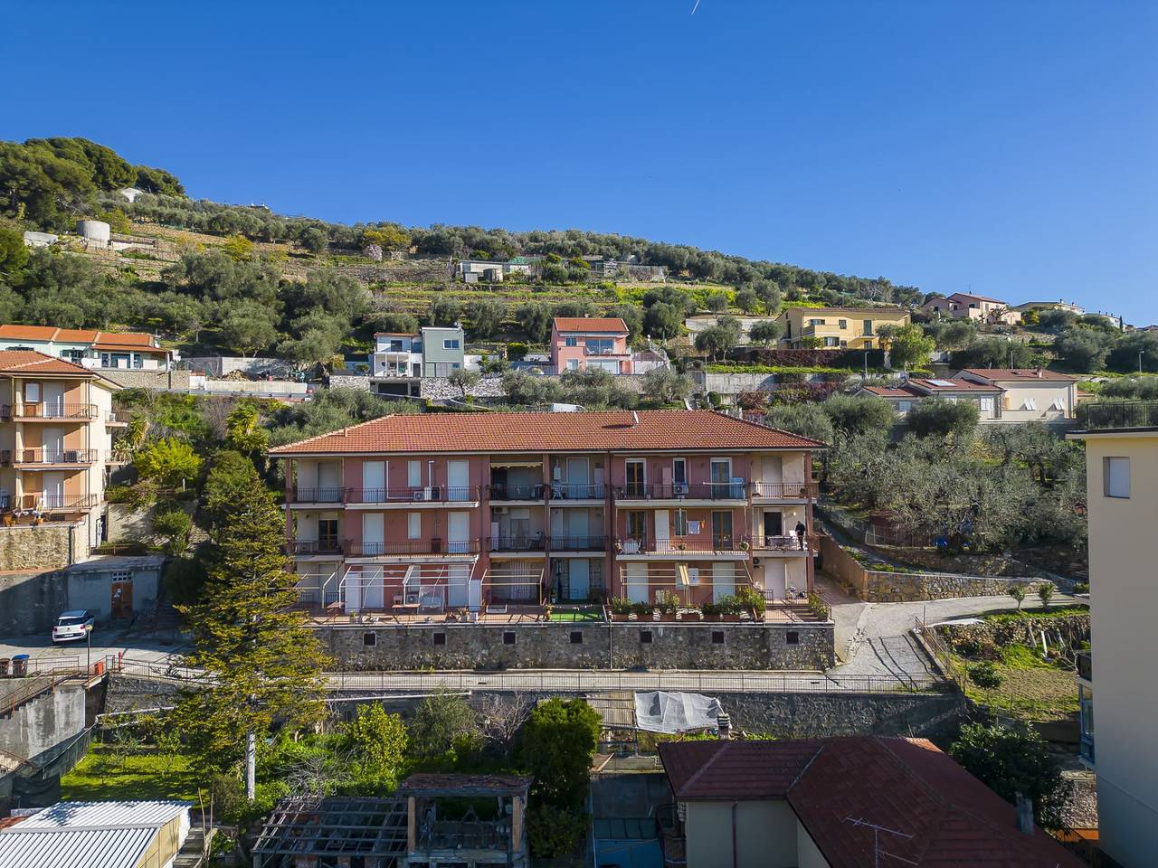 Ganze Ferienwohnung, Casa Lisara - Appartamento con aria condizionata e balcone in San Lorenzo al Mare, Riviera di Ponente