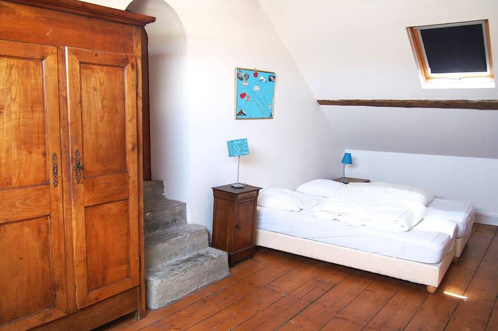 Maison de charme 450m2, jardin clos, parking, centre ville, 200m de la plage in Houlgate, Région de Lisieux