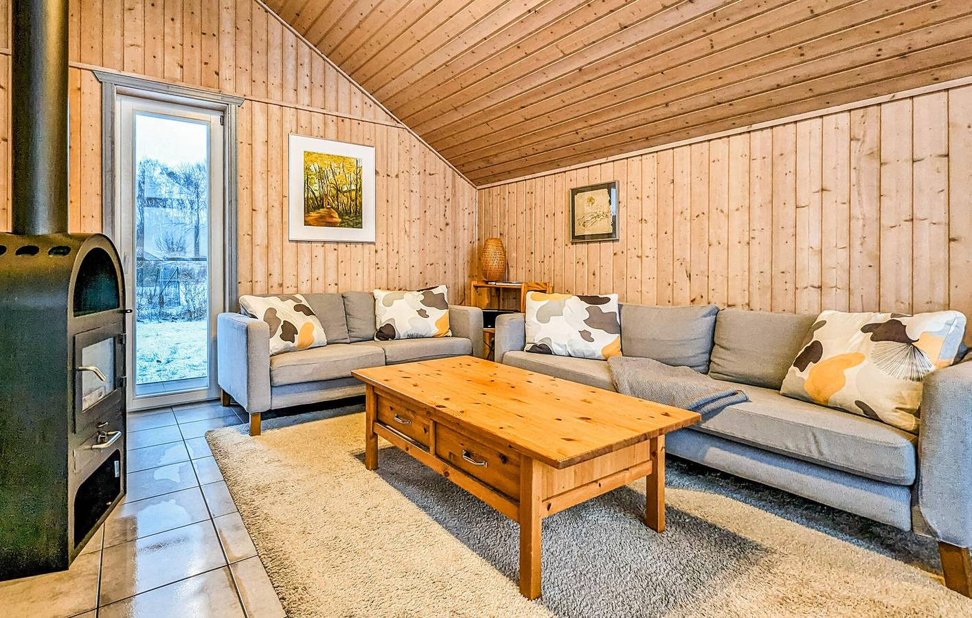 Entire holiday apartment, Modern Beach Apartment with Parking & WiFi, 2.5km from Beach in Rechlin, Müritz