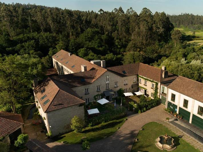 Hotel para 2 personas, con Jacuzzi y Terraza además de Jardín y Piscina en Santiago de Compostela - 2