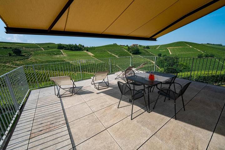 Casa vacanza per 4 persone, con terrazza e panorama in Piemonte