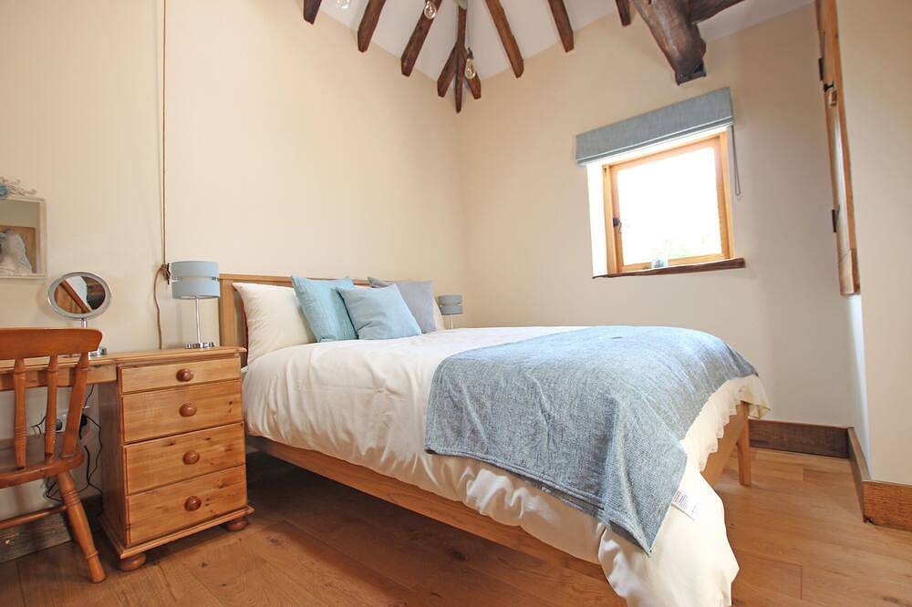 The Stable - Beautifully Converted Cottage in Rural Setting Near Tenterden in Tenterden, Ashford region