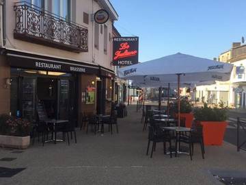 Hôtel pour 3 personnes, avec jardin et terrasse, animaux acceptés à Carbon-Blanc