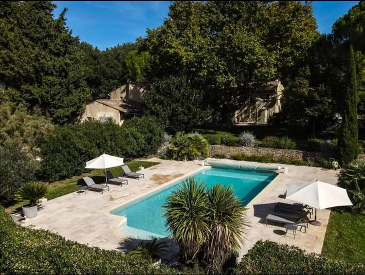 Chalet para 18 personas, con vistas además de terraza y piscina - 1