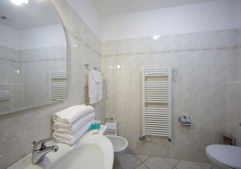 Ganze Wohnung, Residenz Zust Zweizimmer-Wohnung Bilo Dachgeschoss für 5 Personen in Comune di Verbania, Lago Maggiore (Piemont)