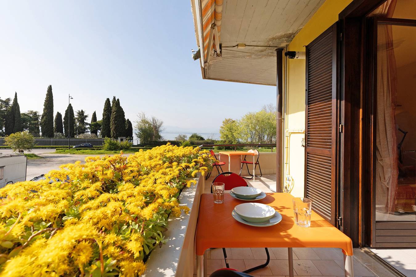 Ganze Wohnung, Ferienwohnung 'Brezza Del Lago' mit Seeblick, Wlan und Klimaanlage in Rivoltella del Garda, Desenzano del Garda