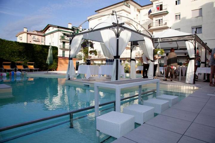 Hotel für 3 Personen, mit Balkon und Terrasse sowie Garten und Kinderpool in Lido di Jesolo