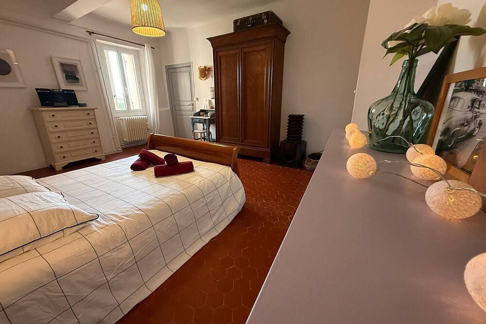 Le Balcon des Pourcelles 12personnes /terrasses in Les Mées, Alpes-de-Haute-Provence