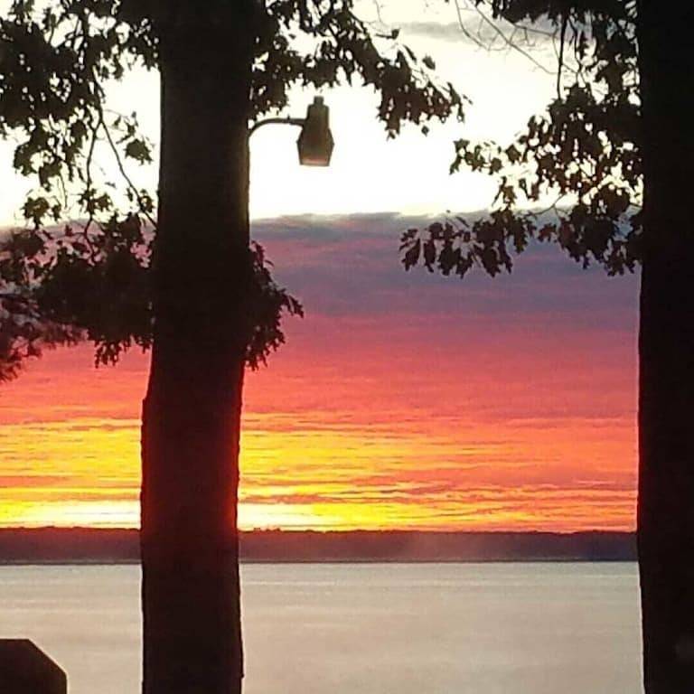 Amazing Cabin directly on Higgins Lake w/Private Boat Mooring Onsite! in Higgins Lake