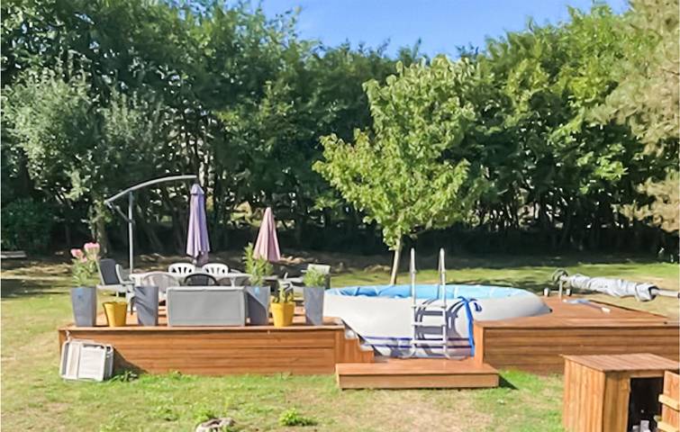 Gîte pour 6 personnes, avec piscine ainsi que terrasse et jardin, animaux acceptés à Baurech