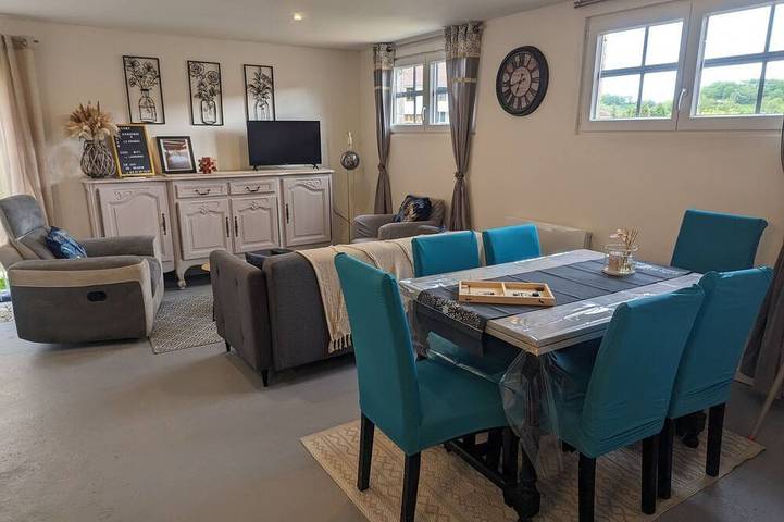 Location de vacances pour 4 personnes, avec jardin à Neuilly-l'Évêque