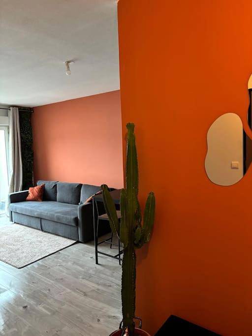 Appartement entier, One-Bedroom Apartment in Le Pontet, Vaucluse