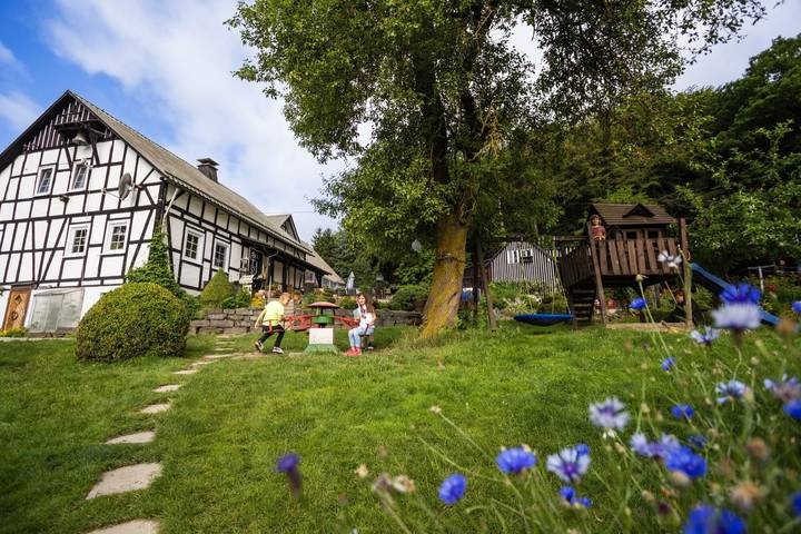 Hütte für 6 Personen, mit Garten, kinderfreundlich in Schmallenberg