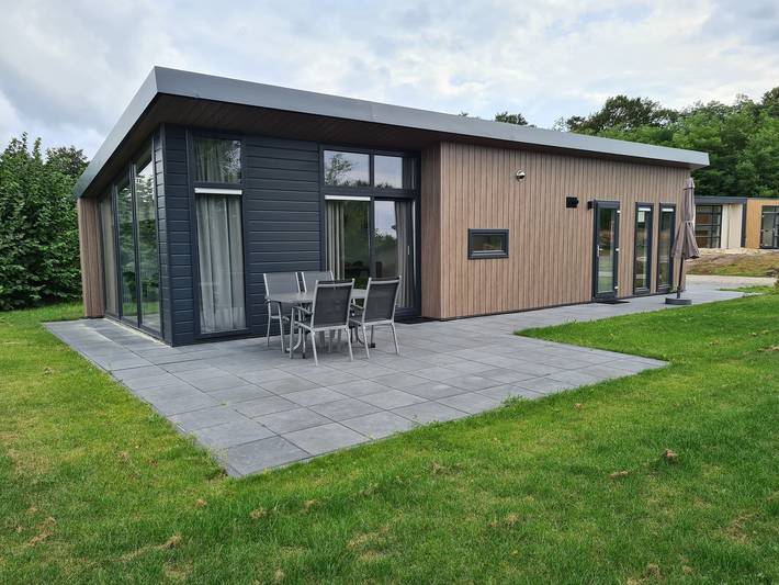 Ferienhaus für 4 Personen, mit Seeblick und Kinderpool