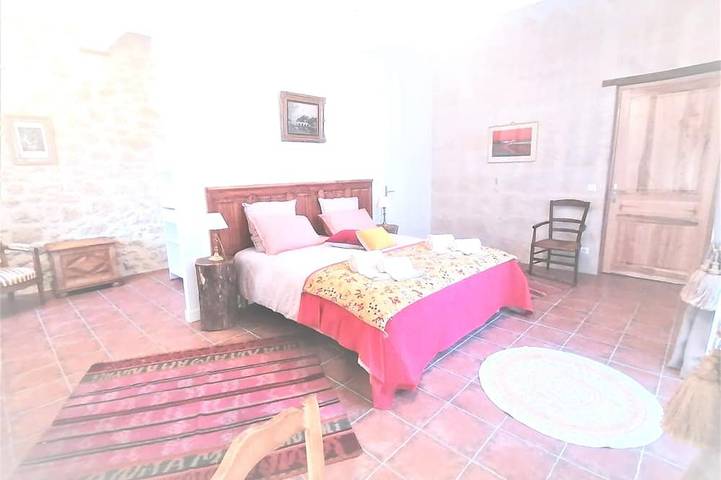 Gîte pour 3 personnes, avec jardin à Guillac (Gironde)
