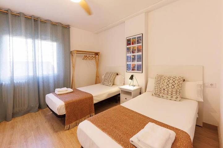 Apartamento entero, Bravissimo Princesa, apartamento de 3 dormitorios in Gerona, Gironés