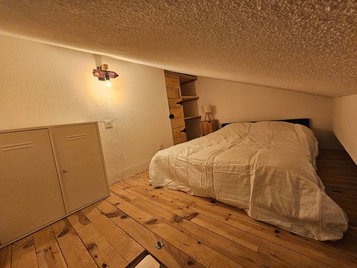 Appartement entier, Appartement 'Les Pins Cembro' avec vue sur la montagne et Wi-Fi in Isola 2000, Isola