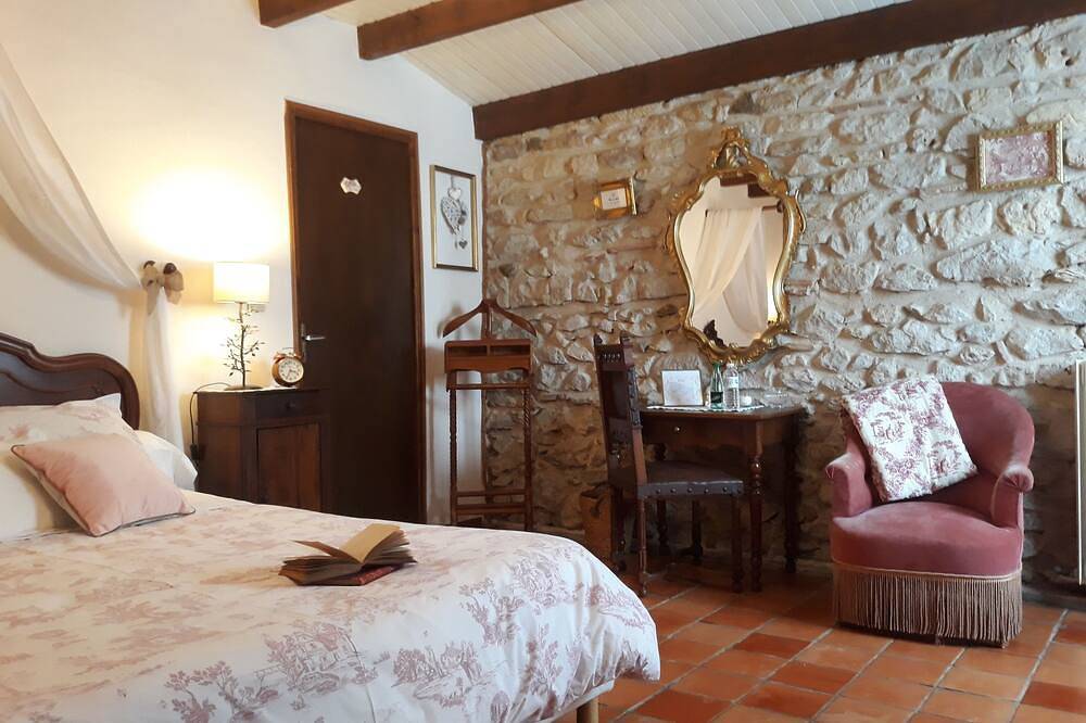Gironde\" guest room, swimming pool and Nordic bath in Sigalens, Langon en omgeving