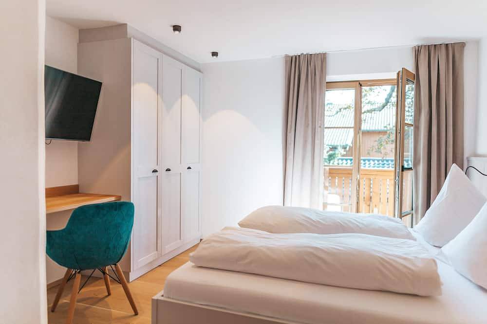 Entire apartment, Balcony suite with wonderful lake view in Frauenchiemsee, Chiemsee, Gemeinde