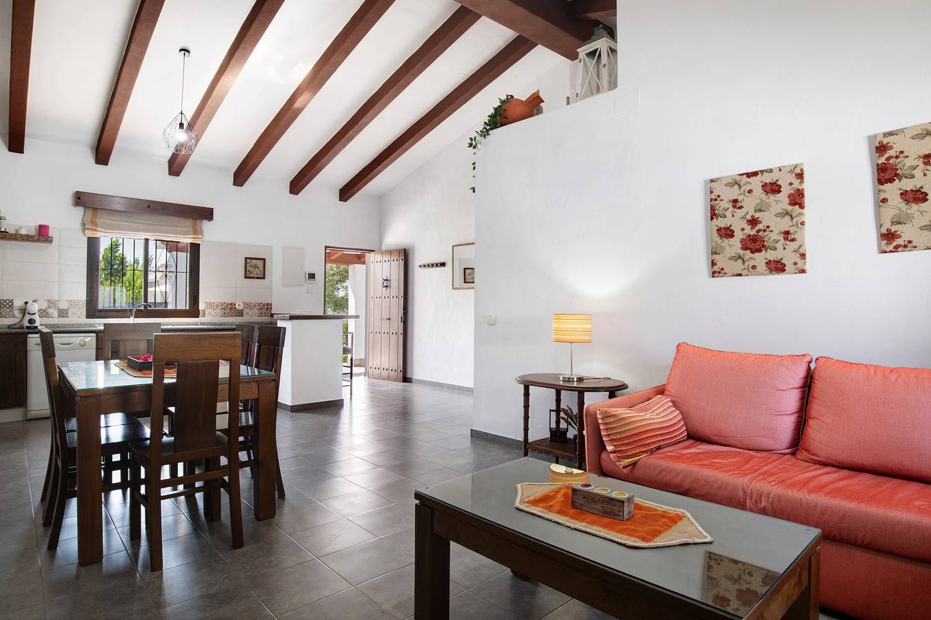 Holiday Home 'Villa Mendoza Olivo' with Private Pool, Wi-Fi and Air Conditioning in Conil de la Frontera, Costa de la Luz