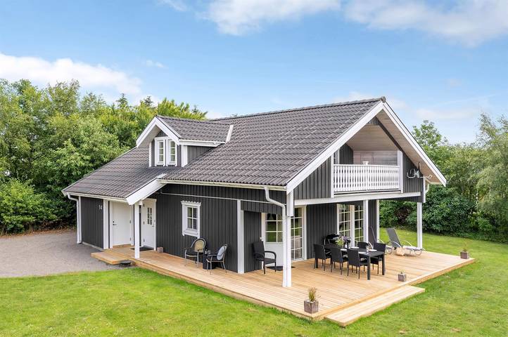 Holiday home for 8 people, with terrace and sauna as well as hot tub - 1