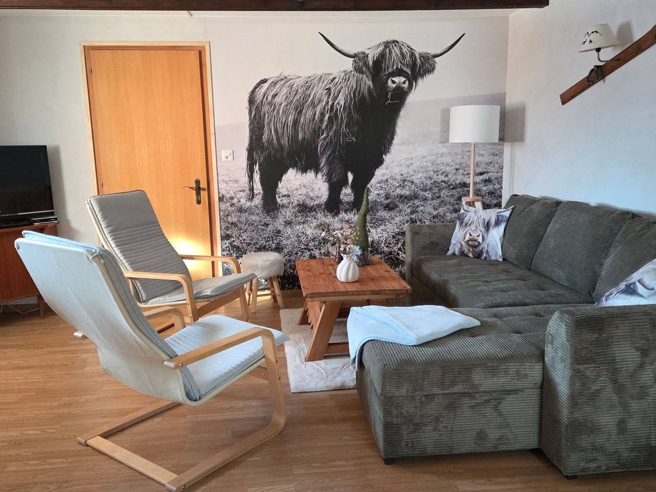 Ganze Wohnung, Chalet "Ecureuil" in den Portes du Soleil im Wallis in Champoussin, Val-d'Illiez