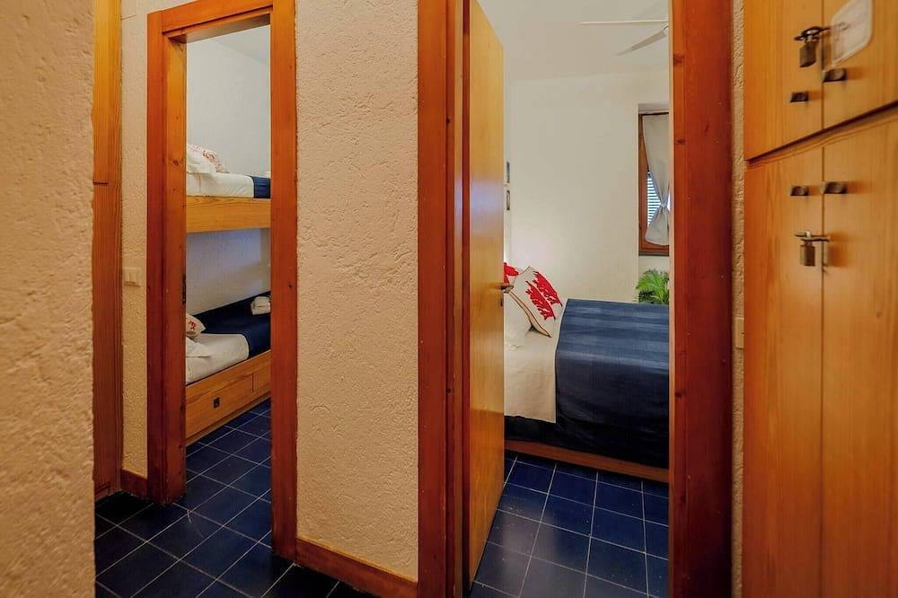 Entire apartment, Il Baluardo Sea View Apartment on the Cliff in Manarola, Riomaggiore Municipality