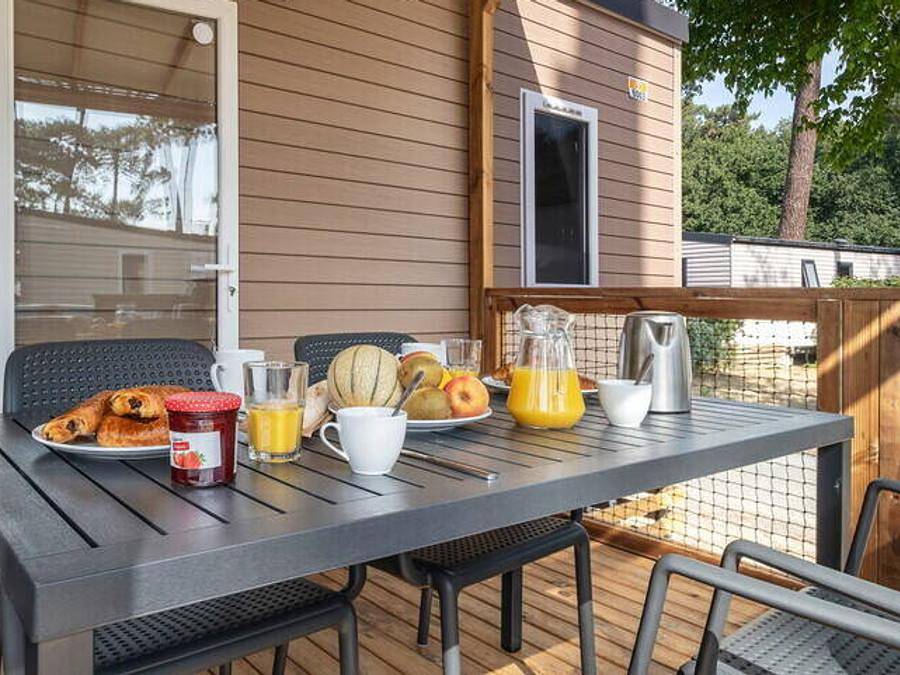 Hu Altomincio village - Mobile home 6 persons - Mobil-home | Premium | 3 Bedrooms | 6 Pers. | Terrace Lounge | Air-con. in Valeggio sul Mincio, Verona Province