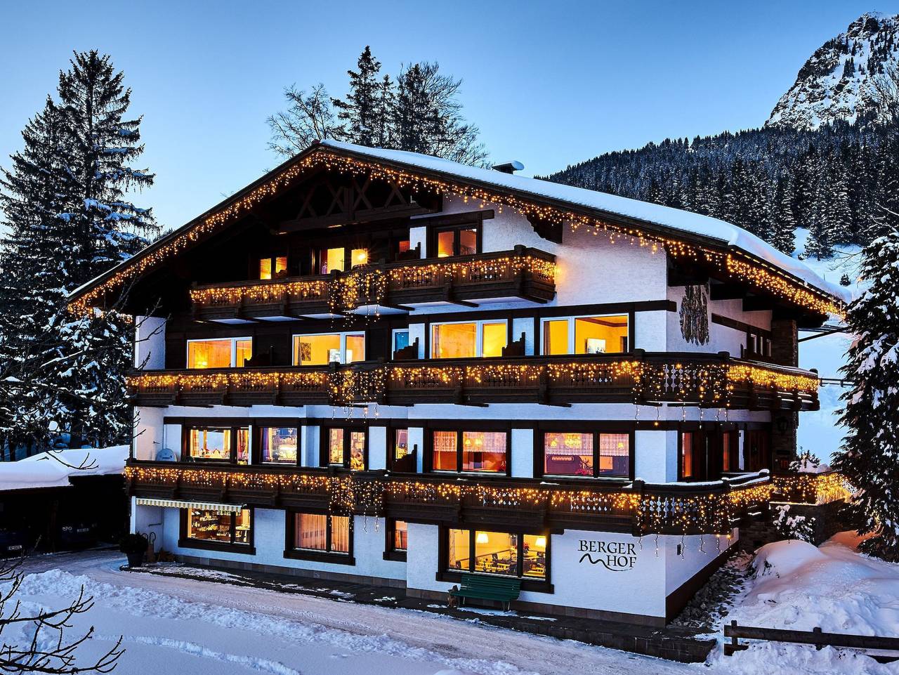 Berger Hof - Standard-Doppelzimmer B Spitzwegerich in Tannheim (Tirol), Allgäuer Alpen (Österreich)