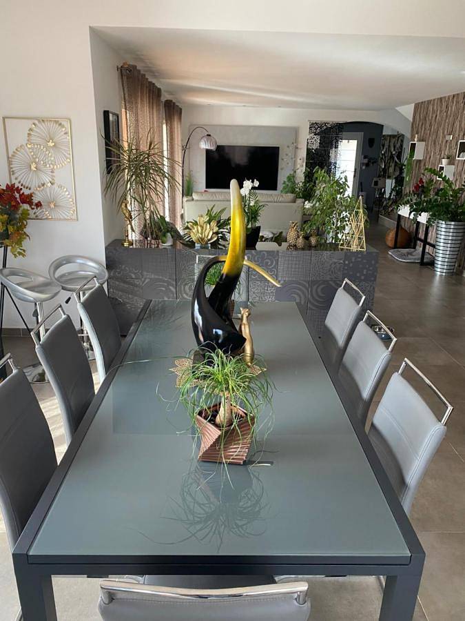 Location de vacances pour 9 personnes, avec jardin et vue ainsi que balcon et piscine à Cabrières (Gard) - 3