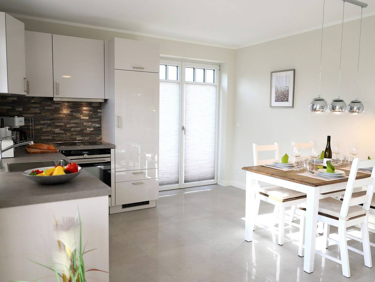 Ganze Wohnung, Exklusive Erdgeschosswohnung in Westerland mit zwei Terrassen und Strandkorb in Westerland, Sylt (Gemeinde)