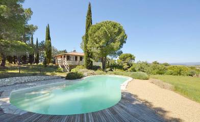 Gîte pour 10 personnes, avec jardin et piscine, animaux acceptés à Ginestas