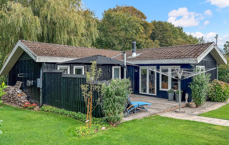 Feriehus for 6 personer, med have og terrasse - 1