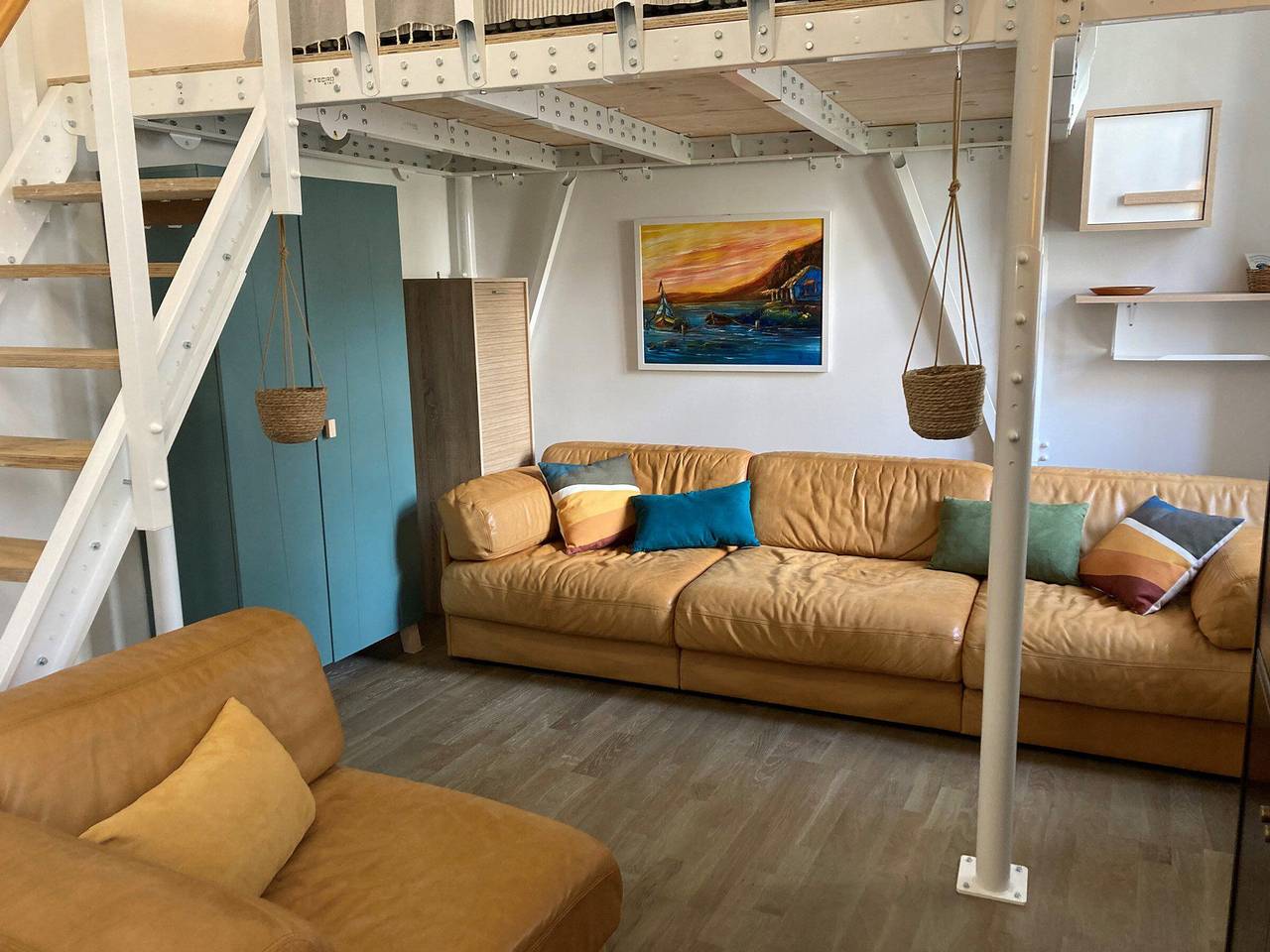 Studio entier, Studio neuf avec mezzanine au cœur de Le Palais in Le Palais, Côte des Mégalithes