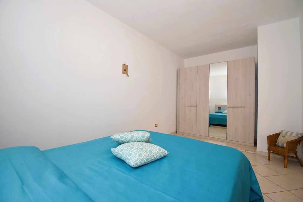 Appartamento intero, Monolocale ben rifinito con A/C wifi e veranda in Rena Majore, Gallura