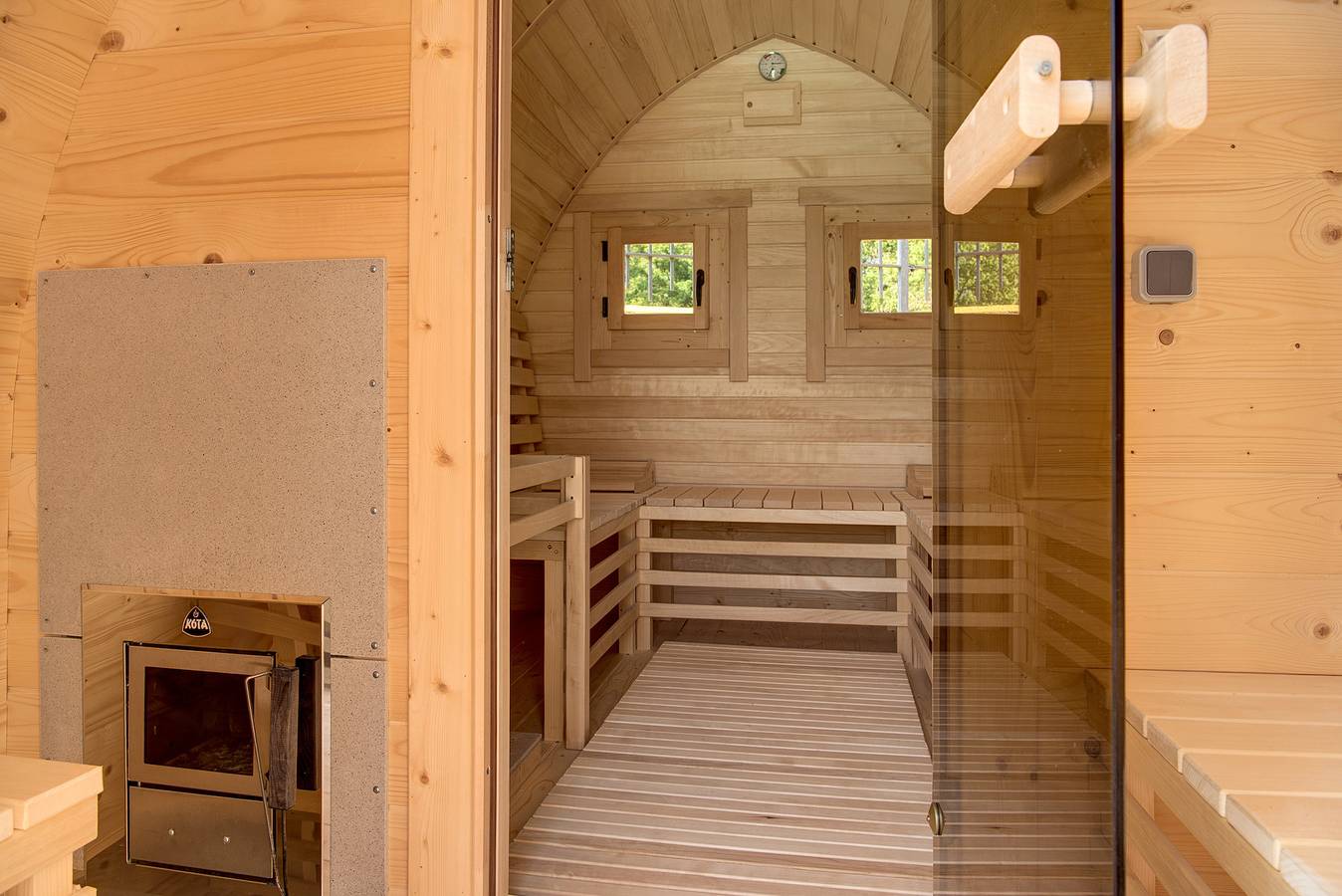 Hel lägenhet, Beautiful "Iris Apartment," in Piedmont, with shared pool, garden and sauna in Cisterna d'Asti, Asti provins