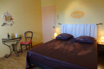 Gîte pour 9 Personnes dans Raulhac, Parc naturel régional des Volcans d'Auvergne, Photo 4