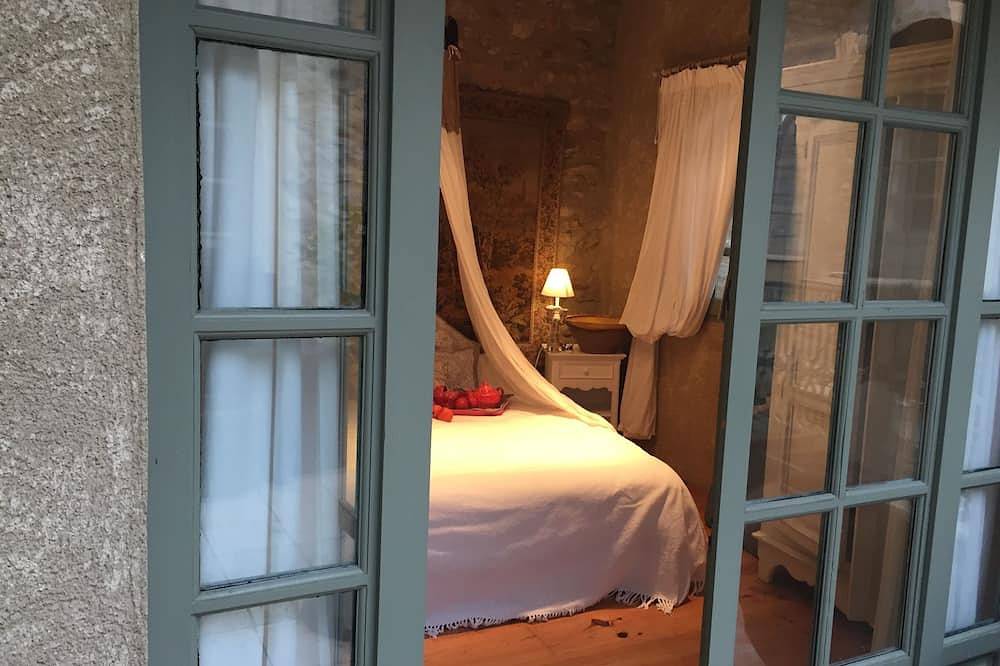 Maison de village romantique du 17ème siècle avec spa privé, boulangerie et boucherie à distance de marche. in La Bastide-sur-l'Hers, Ariège