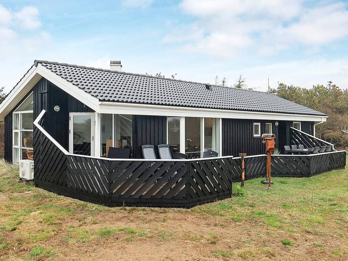 Ferienhaus für 10 Personen, mit Terrasse und Sauna in Jammerbugt
