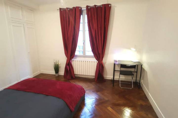 Apartamento entero, Apartamento muy luminoso en el centro histórico de joigny. in Joigny, Auxerre region