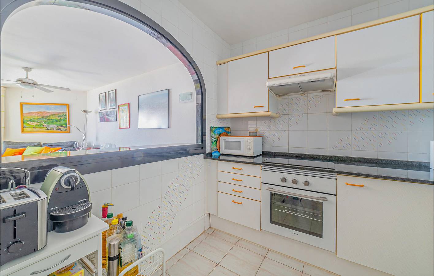 Appartement de vacances entier, Appartement avec vue sur la mer, avec piscine et parking. in Miami Platja, Costa Dorada