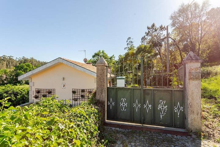 Casa rural para 7 personas, con Terraza y Jardín además de Piscina y Vistas en Amares - 3