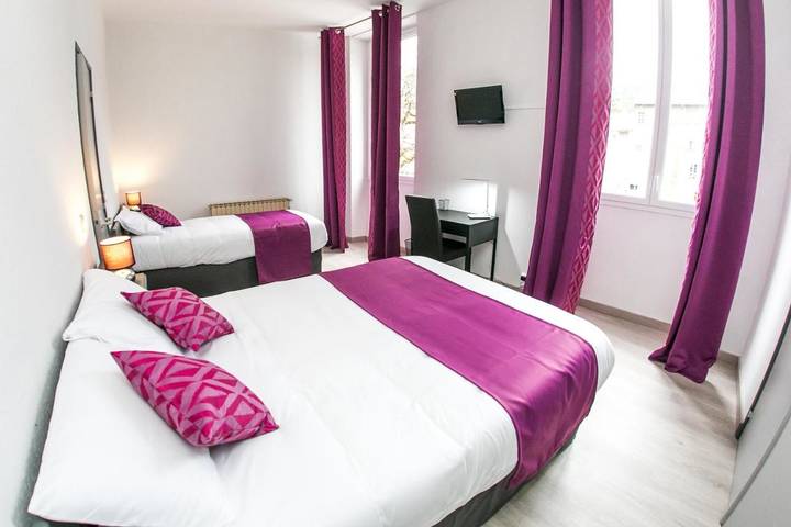 Hôtel pour 2 personnes, avec vue et bassin pour enfant ainsi que piscine et jardin à Meyrueis - 3