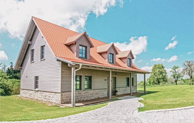 Ferienhaus für 8 Personen, mit Terrasse und Garten