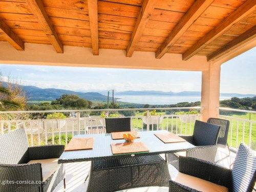 Appartement de vacances pour 4 personnes, avec terrasse