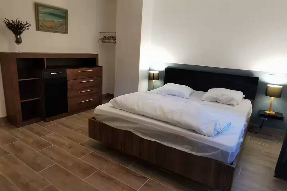 Provencal house with swimming pool in Banon, Forcalquier region