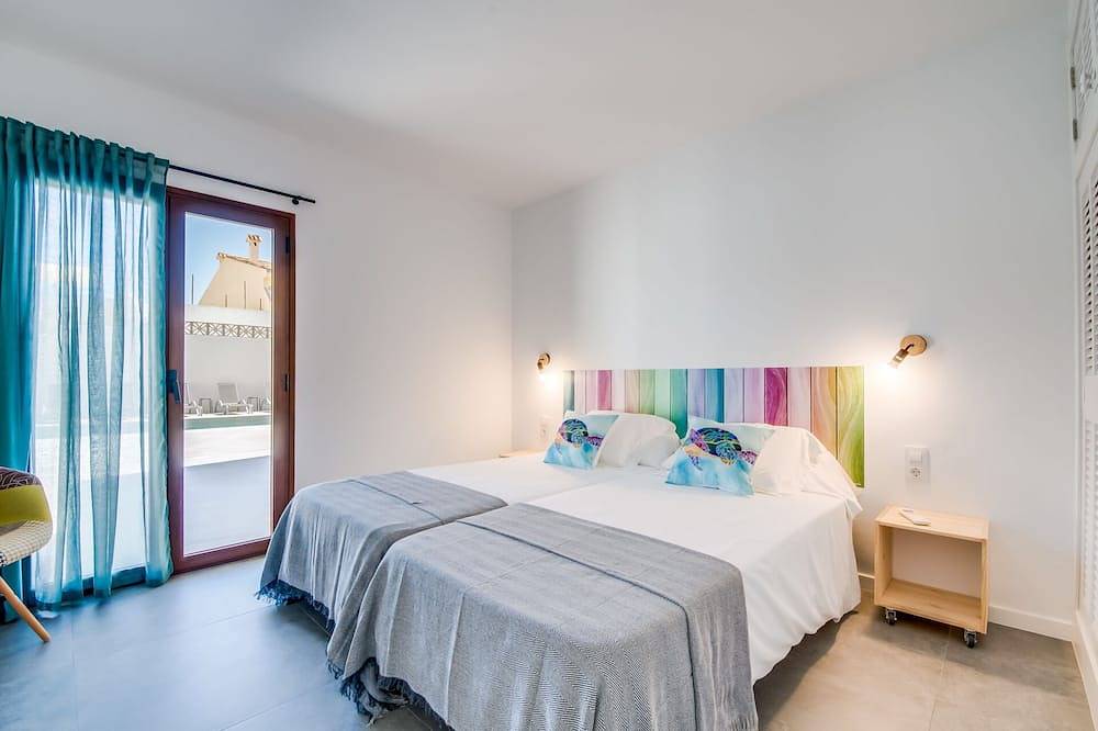 Super !! New apartment Cala Morlanda, up to 6 people. Pool, wifi incl in S'Illot, Sant Llorenç des Cardassar