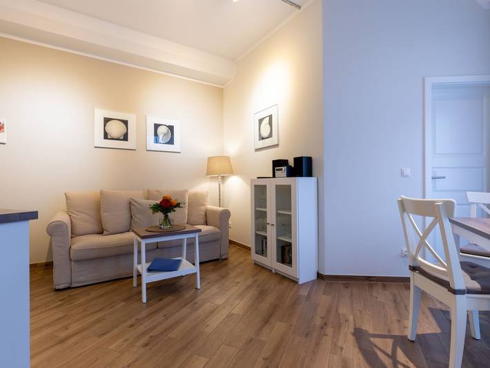 Ferienwohnung für 3 Personen, mit Terrasse und Garten, kinderfreundlich in Zingst - 2